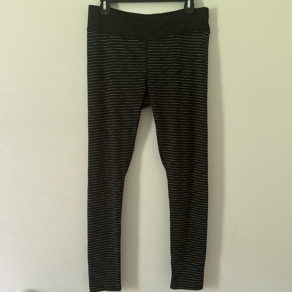 Jockey Women’s Black White Pin Stripe Leggings Size‎ Large